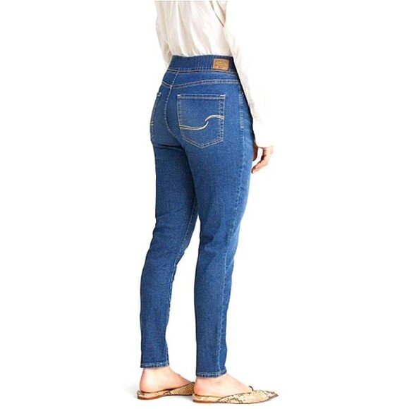 Signature by Levi Strauss Denim - 𝅺LEVI Strauss & Co. Gold Label Women’s Totally Shaping Pull-on Skinny Jeans